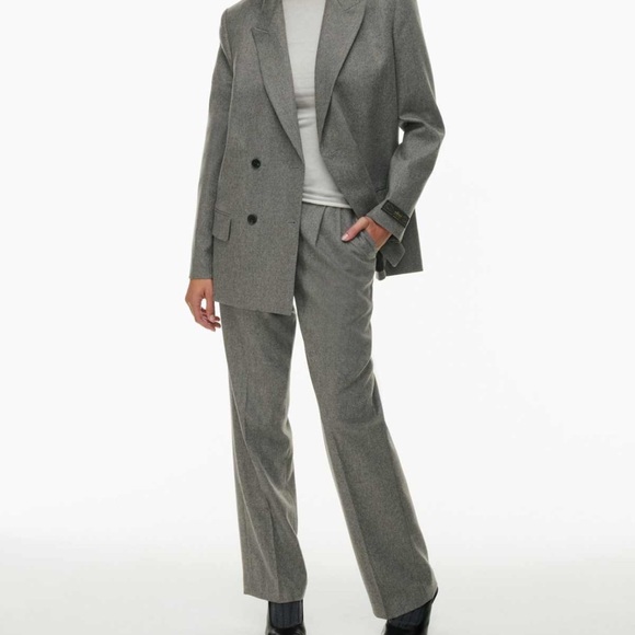 New Destiny Blazer
Wool-cashmere classic-fit blazer - Picture 16 of 16